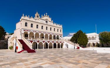 Τήνος, το νησί της Μεγαλόχαρης