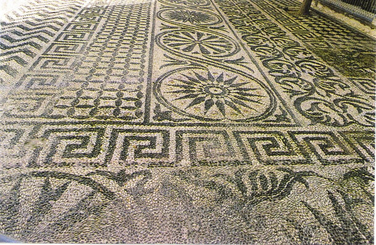 Ιερός Μητροπολιτικός Ναός Αγίων Μηνά, Βίκτωρος και Βικεντίου