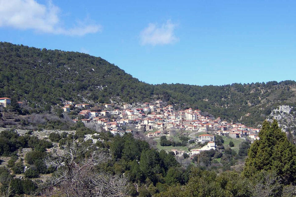 Πεζοπορία γύρω από το Πολύδροσο του Πάρνωνα